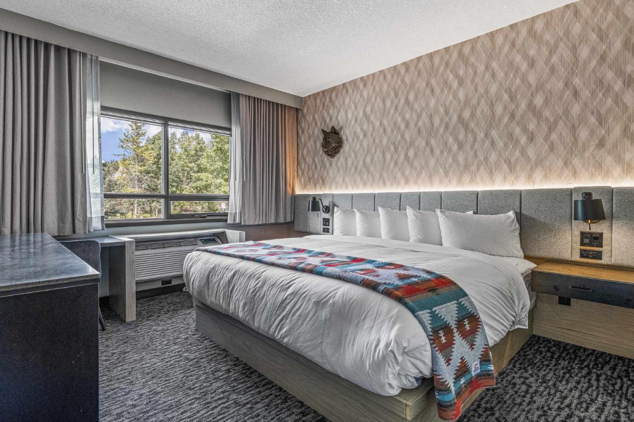 Mtn House By Basecamp Otel Canmore Dış mekan fotoğraf