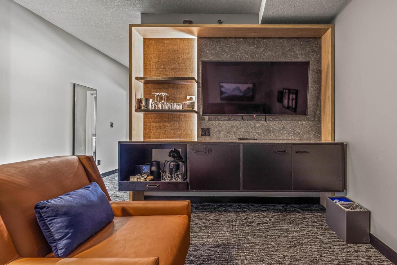 Mtn House By Basecamp Otel Canmore Dış mekan fotoğraf