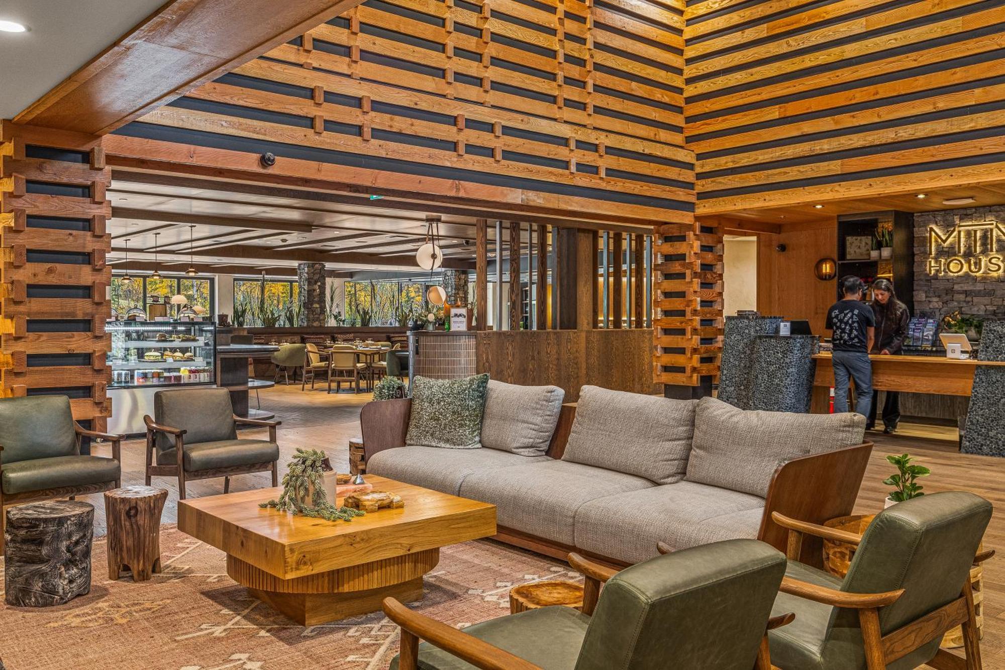 Mtn House By Basecamp Otel Canmore Dış mekan fotoğraf