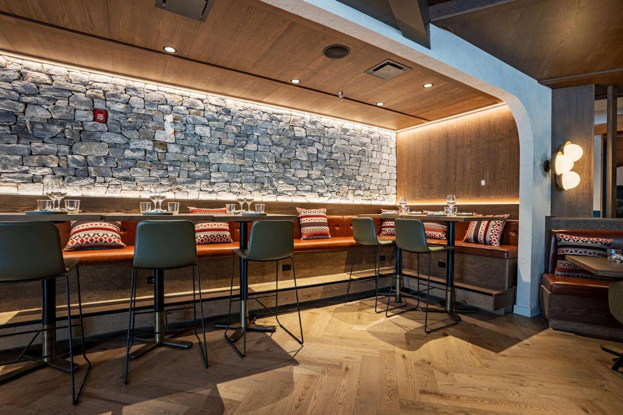 Mtn House By Basecamp Otel Canmore Dış mekan fotoğraf