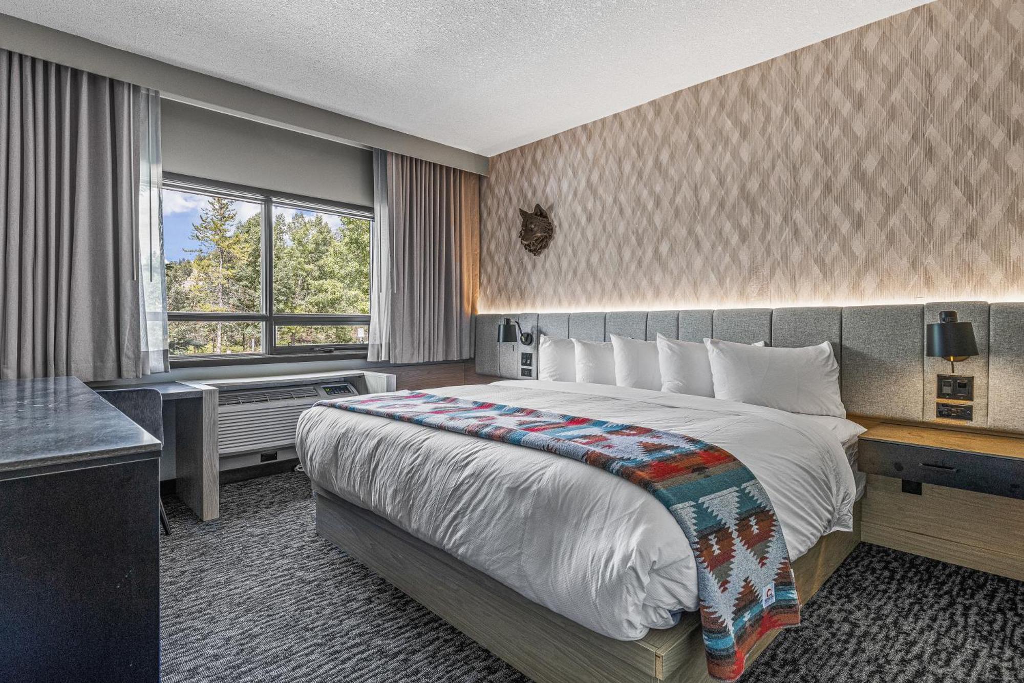 Mtn House By Basecamp Otel Canmore Dış mekan fotoğraf