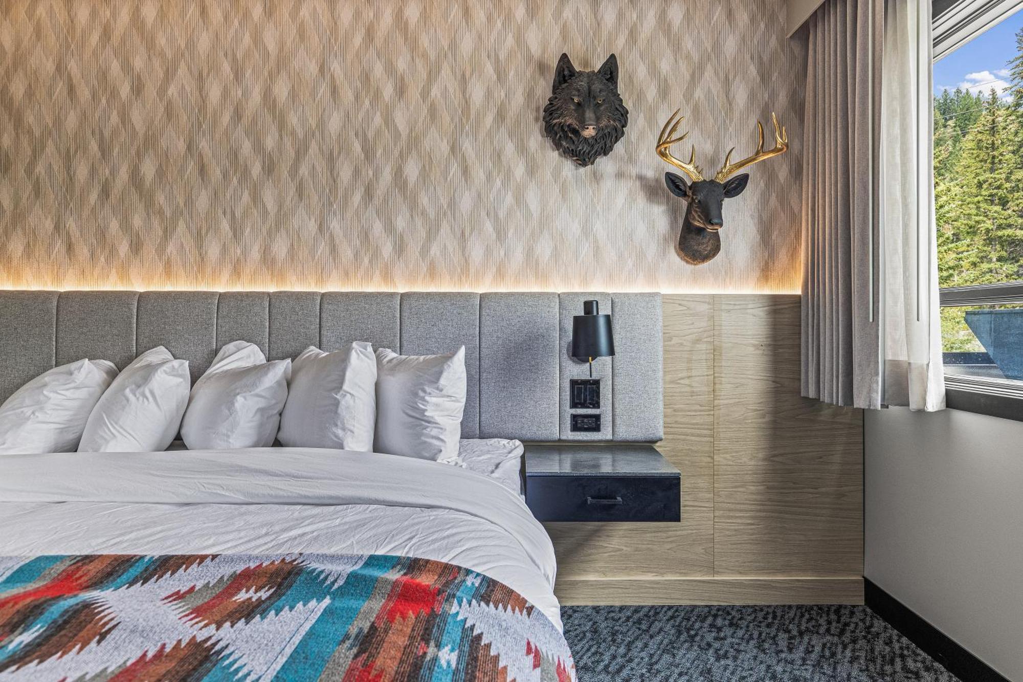 Mtn House By Basecamp Otel Canmore Dış mekan fotoğraf