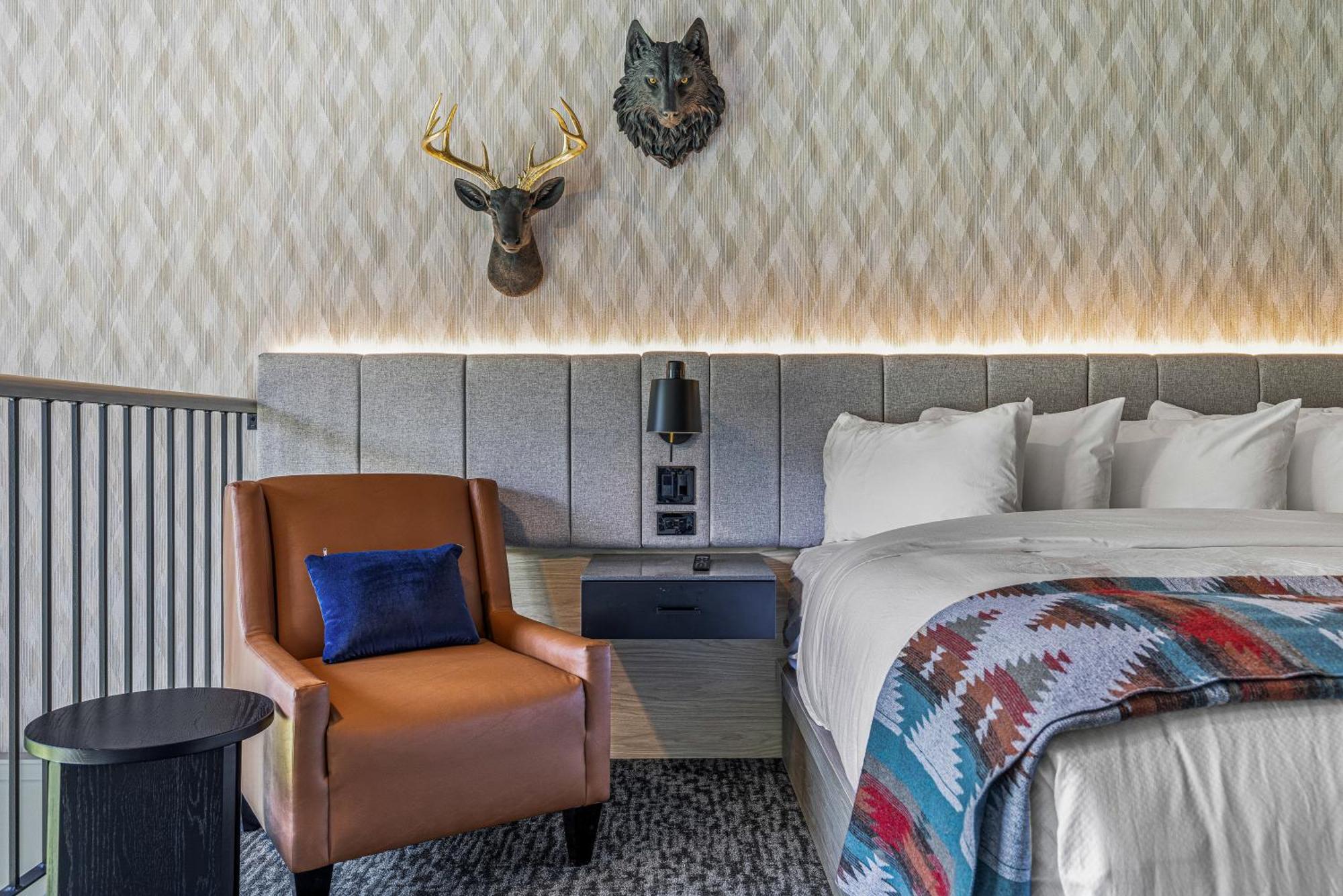 Mtn House By Basecamp Otel Canmore Dış mekan fotoğraf