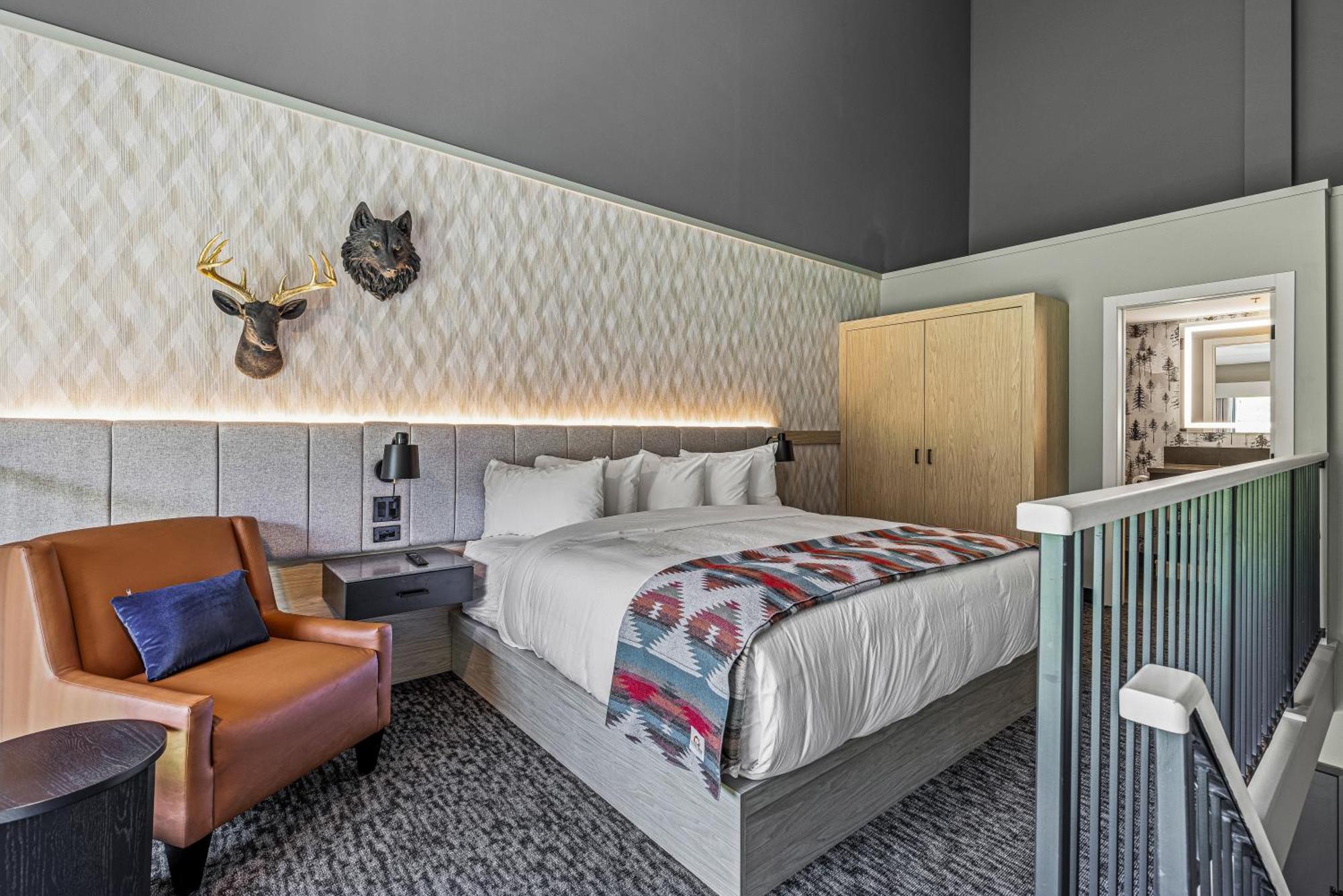 Mtn House By Basecamp Otel Canmore Dış mekan fotoğraf