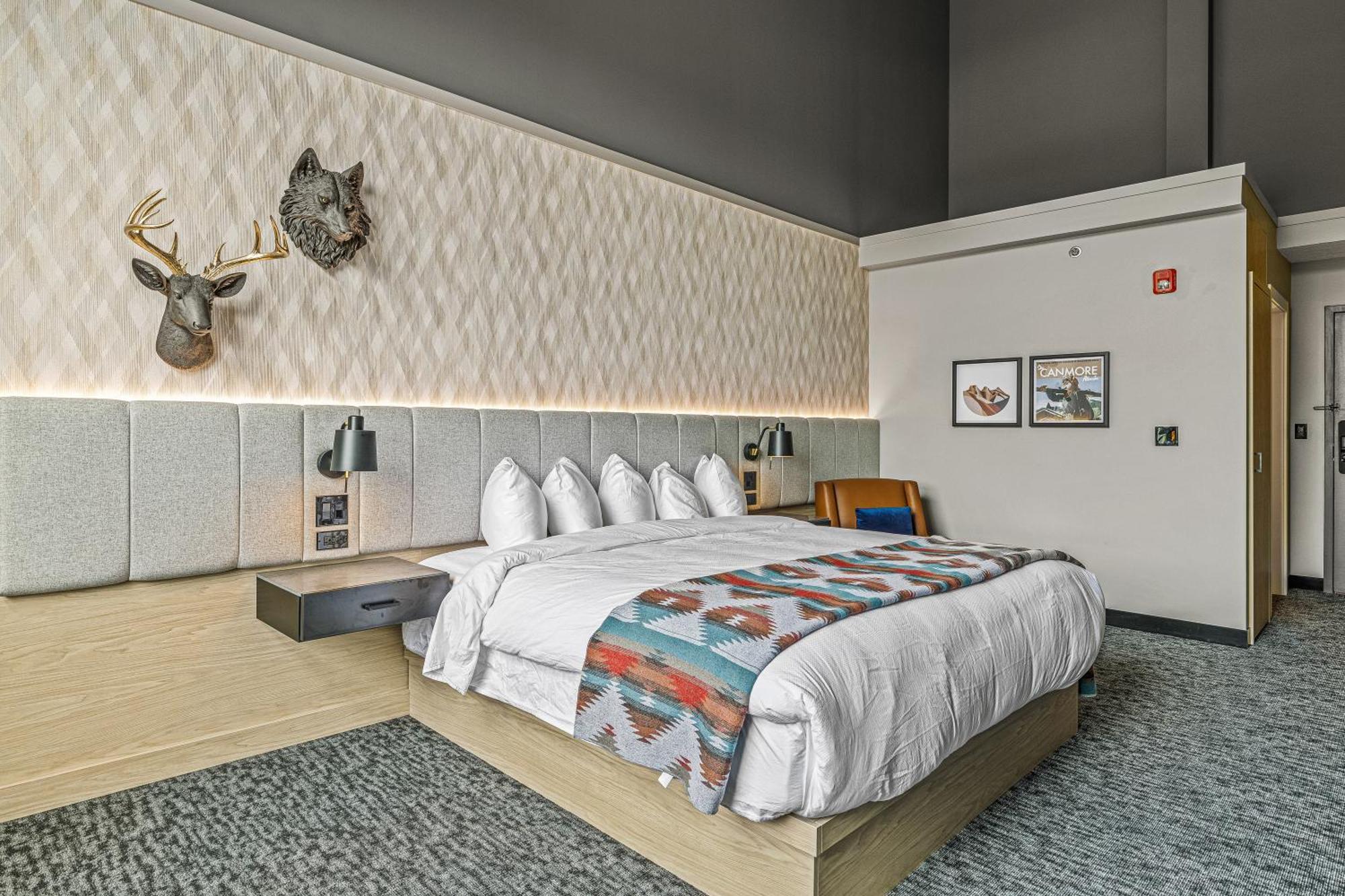 Mtn House By Basecamp Otel Canmore Dış mekan fotoğraf